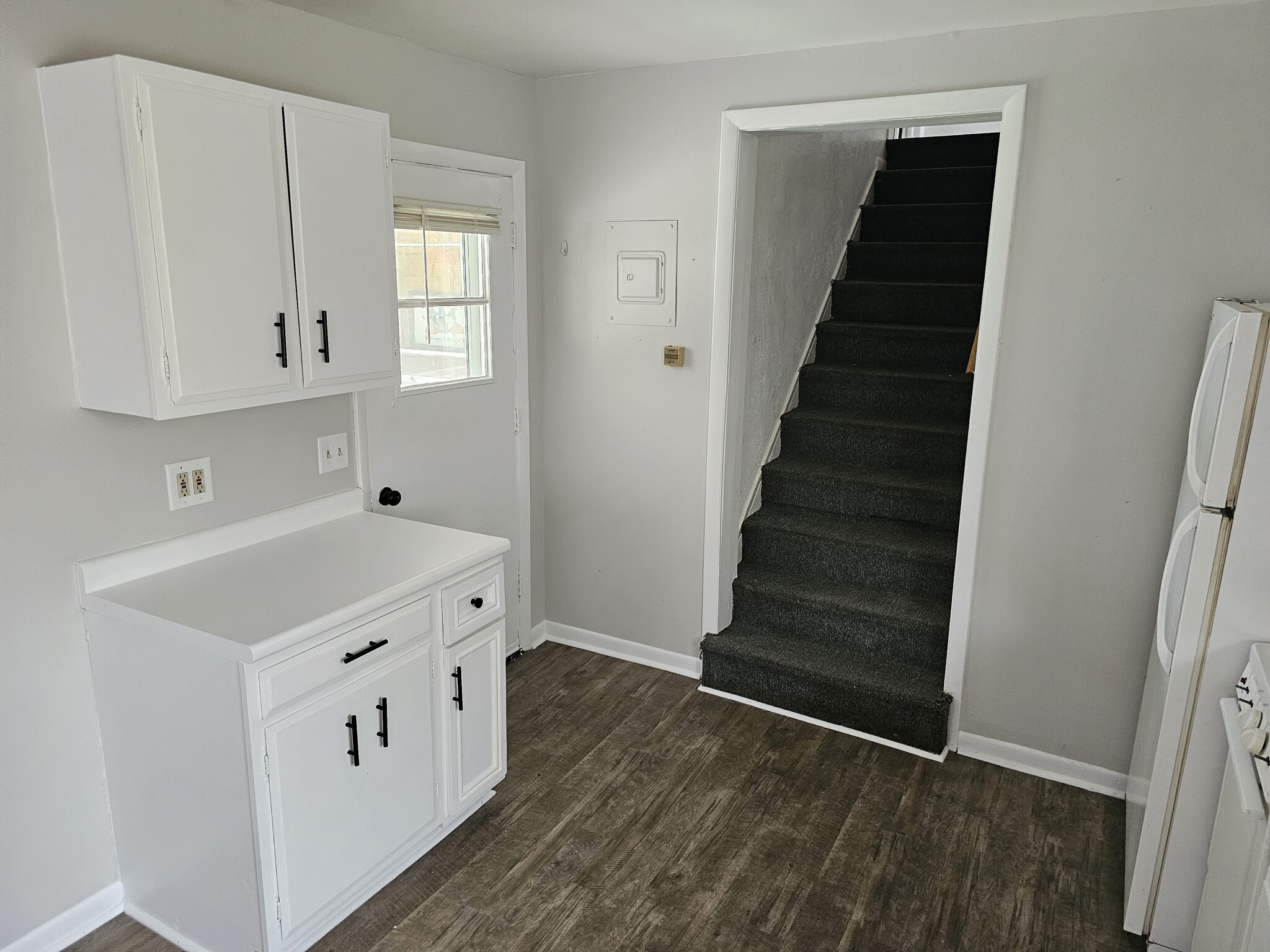 Building Photo - 317 E Church St