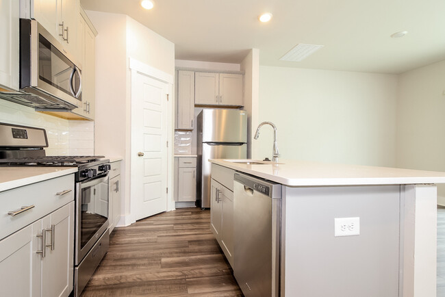 Building Photo - Townhome in Simpsonville!