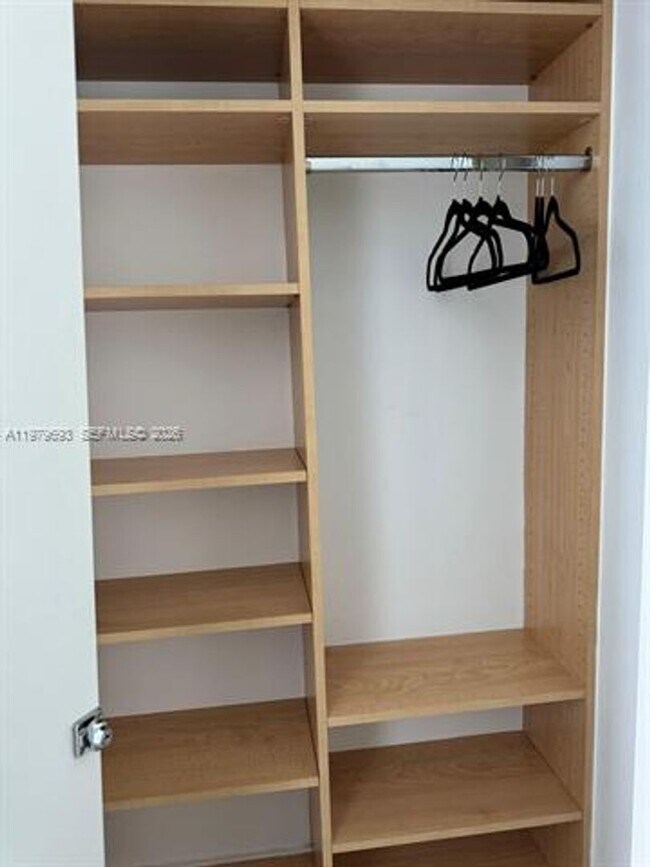 Building Photo - 200 Biscayne Blvd Way