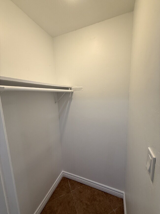 Building Photo - $3,500 - 3 Bed / 1 Bath House in Chula Vista with a Large Yard!