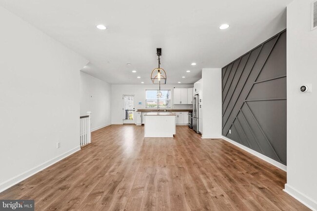 Building Photo - 921 Grundy St