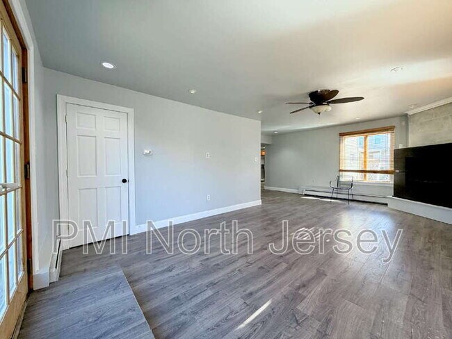 Building Photo - 227 Washington Ave