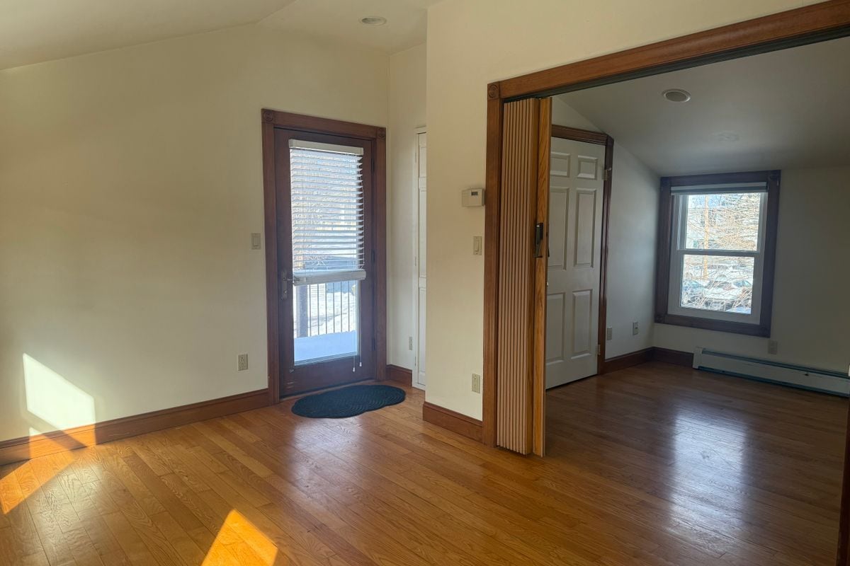 Building Photo - 109 Lake Ave