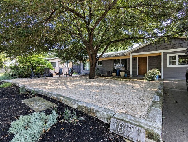 Building Photo - Remodeled Home Next To Zilker Park - 3 BR / 2 BA