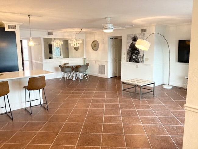 Building Photo - Casa Rio Waterfront Condominium