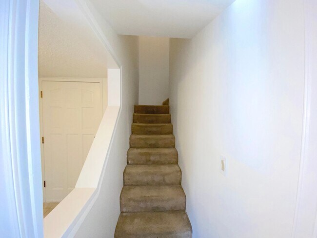 Building Photo - 843 Glen Martin Dr