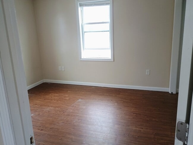 Building Photo - 207 High St