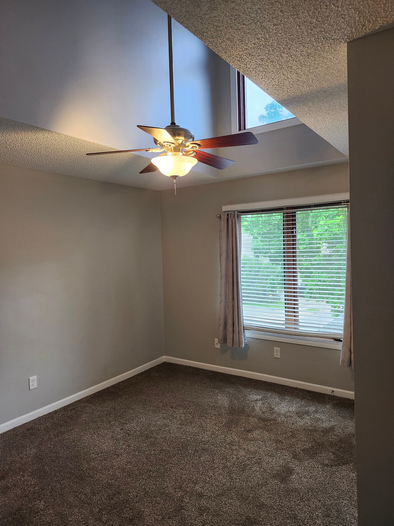 Building Photo - 600 Duggan Dr