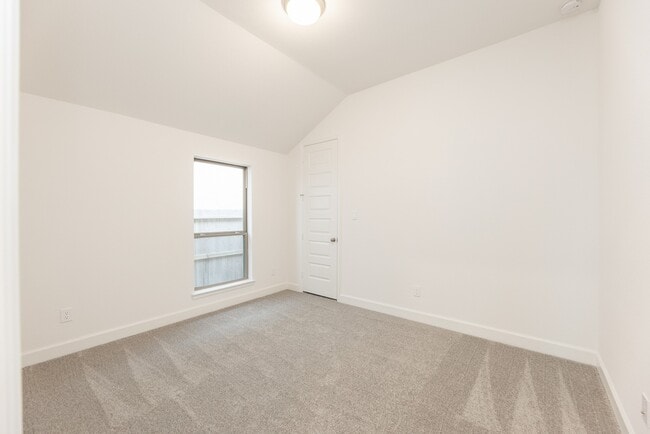 Building Photo - 2802 Sweet Honey Ln