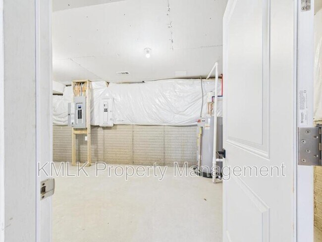Building Photo - 844 Buckeye Dr