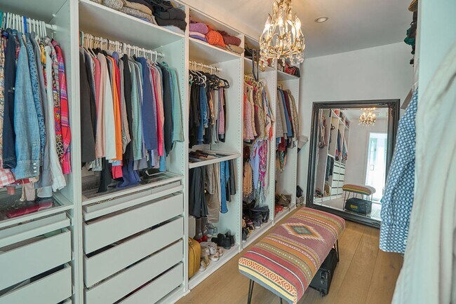 Building Photo - Spend the Holidays in Style | Fully Furnished Coronado Home