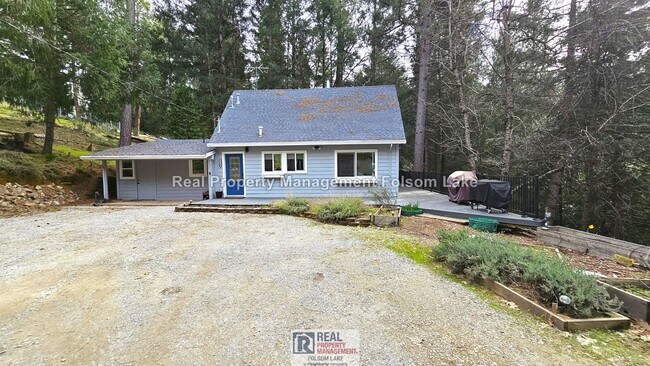 Building Photo - Private Wooded Retreat on 2 Acres – 4BR 2Bath Home with Space for Animals, Fruit Trees & Seasonal...