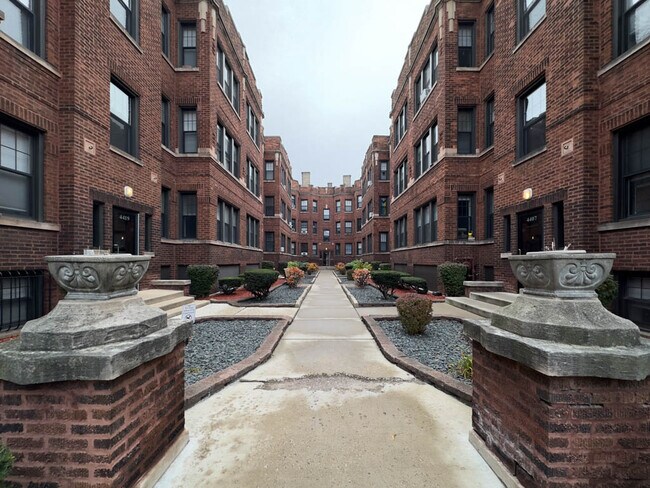 Building Photo - 4424 N Wolcott