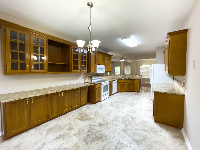 Building Photo - 107 Barrington Ct