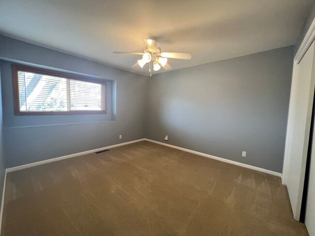 Building Photo - 3/2.5/2 Charming home in Minden!