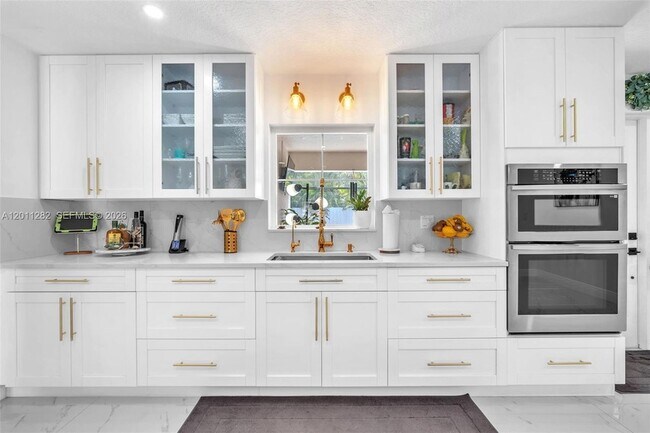 Building Photo - 252 Malibu Cir