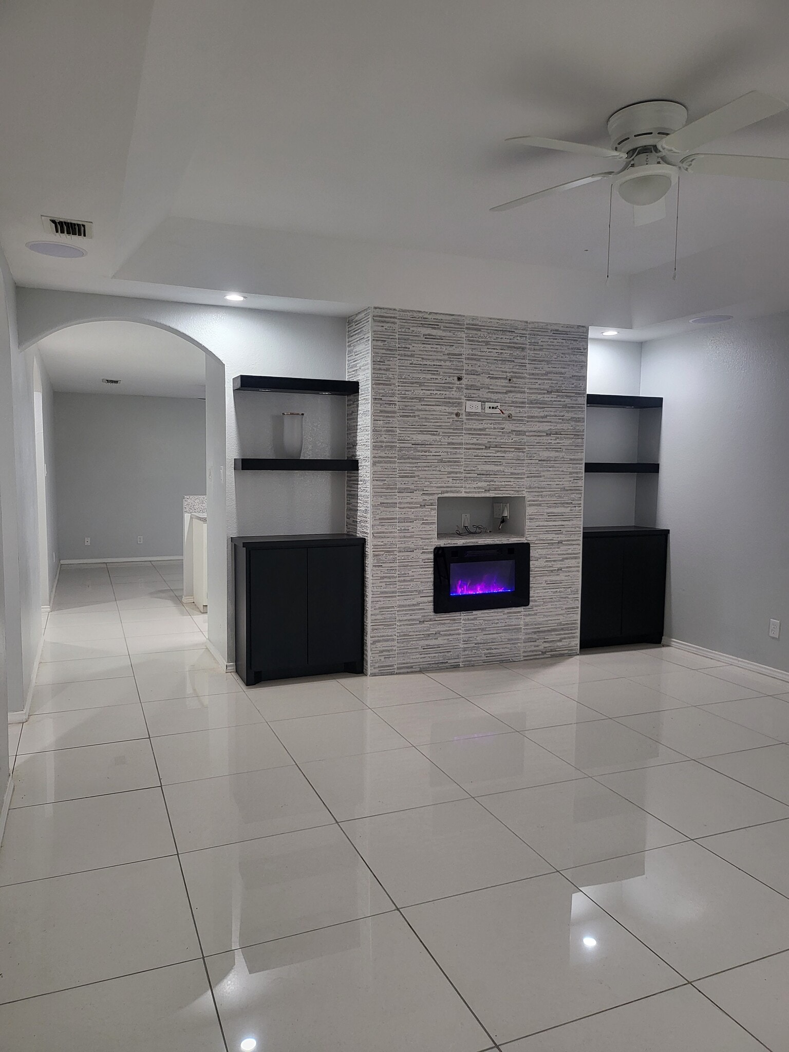 Building Photo - 2401 S Jackson Rd