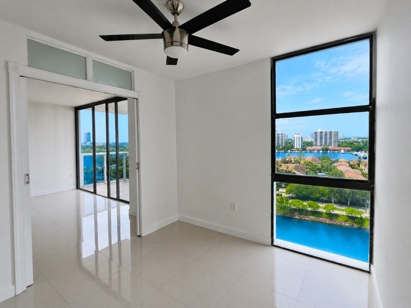 Building Photo - 3675 N Country Club Dr