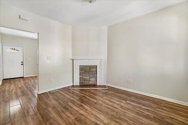 Building Photo - 1709 LeGrand Street