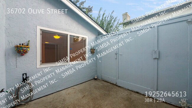 Building Photo - 36702 Olive St