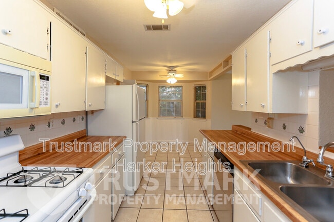 Building Photo - 417 Cottonwood Dr