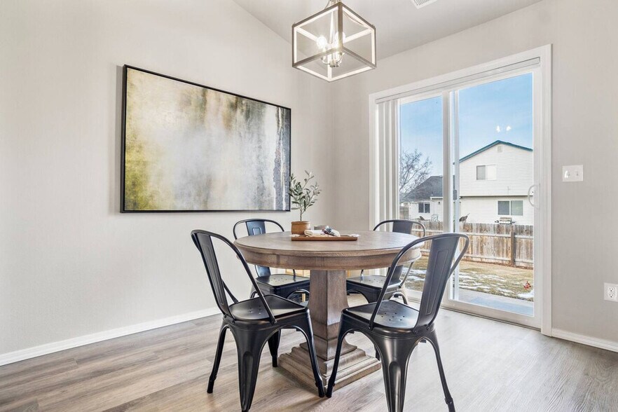 Building Photo - 11602 Maidstone St