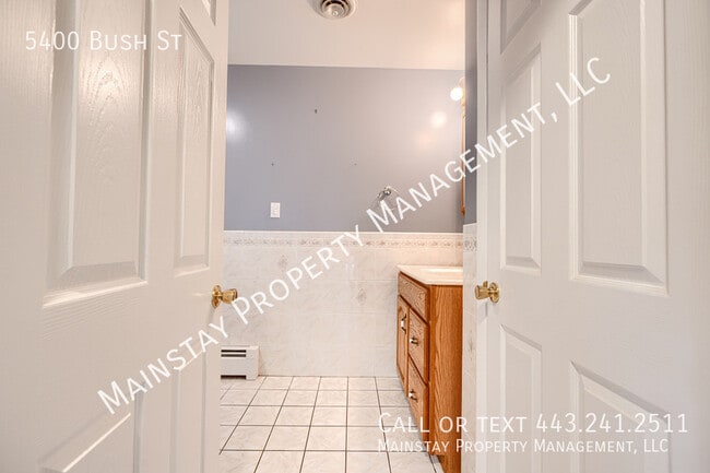 Building Photo - 5400 Bush St