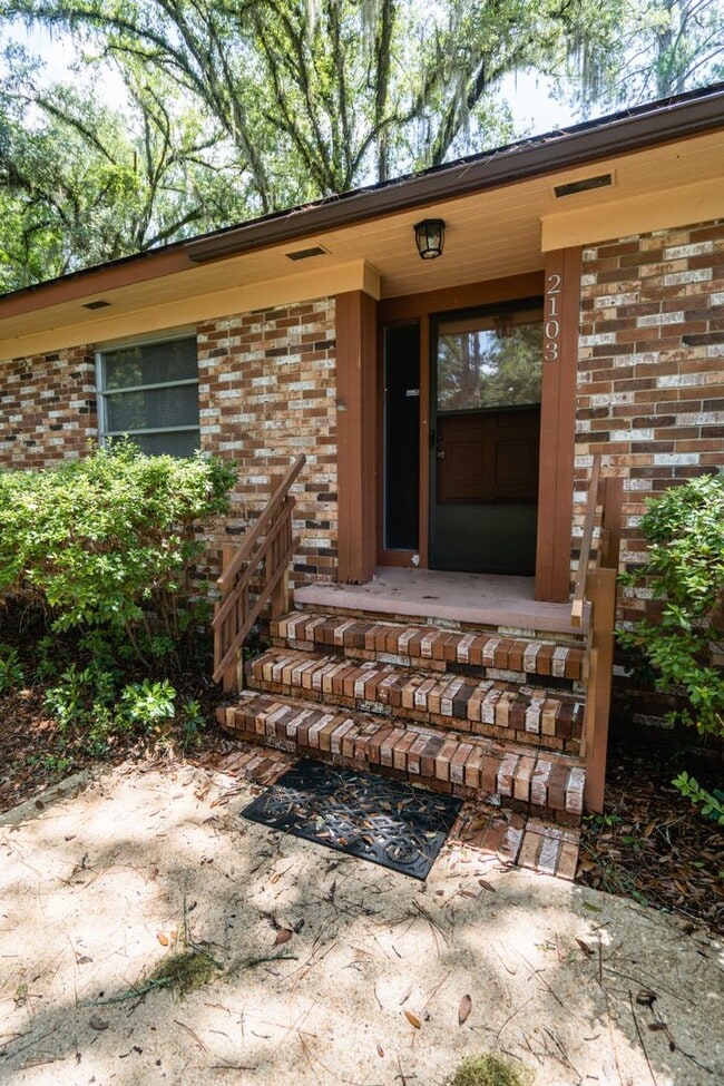 Building Photo - 3BR/2BA Home