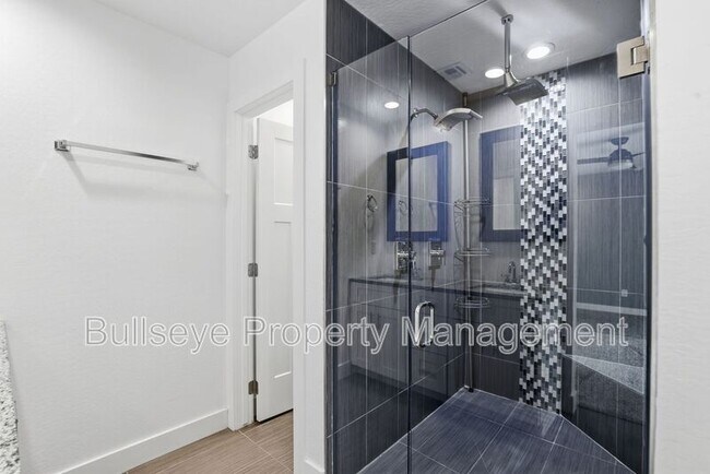 Building Photo - 5029 S 11th Pl