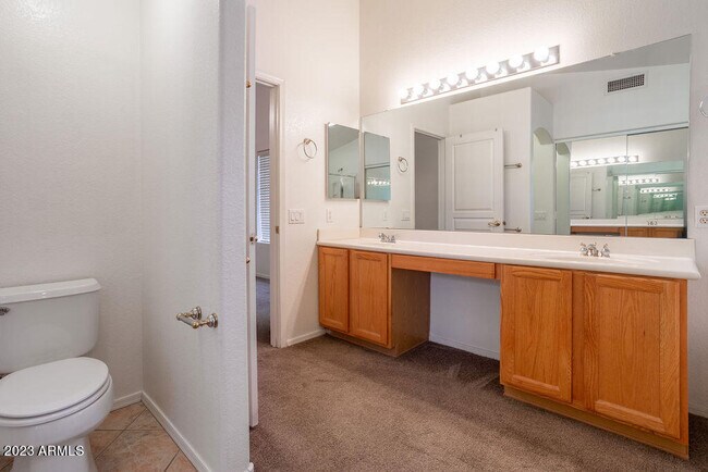 Building Photo - 1452 W Blue Ridge Way