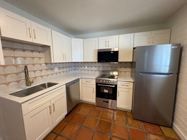 Building Photo - 817 S Melody Ln