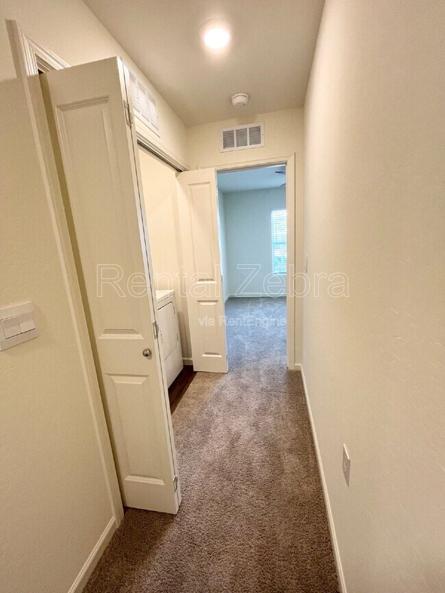 Building Photo - 4064 Cinnabar Ct