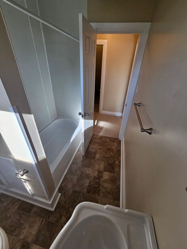 Building Photo - Available Now - 3 Bedroom located in York ...