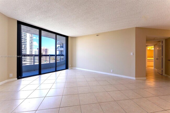 Building Photo - 3530 Mystic Pointe Dr