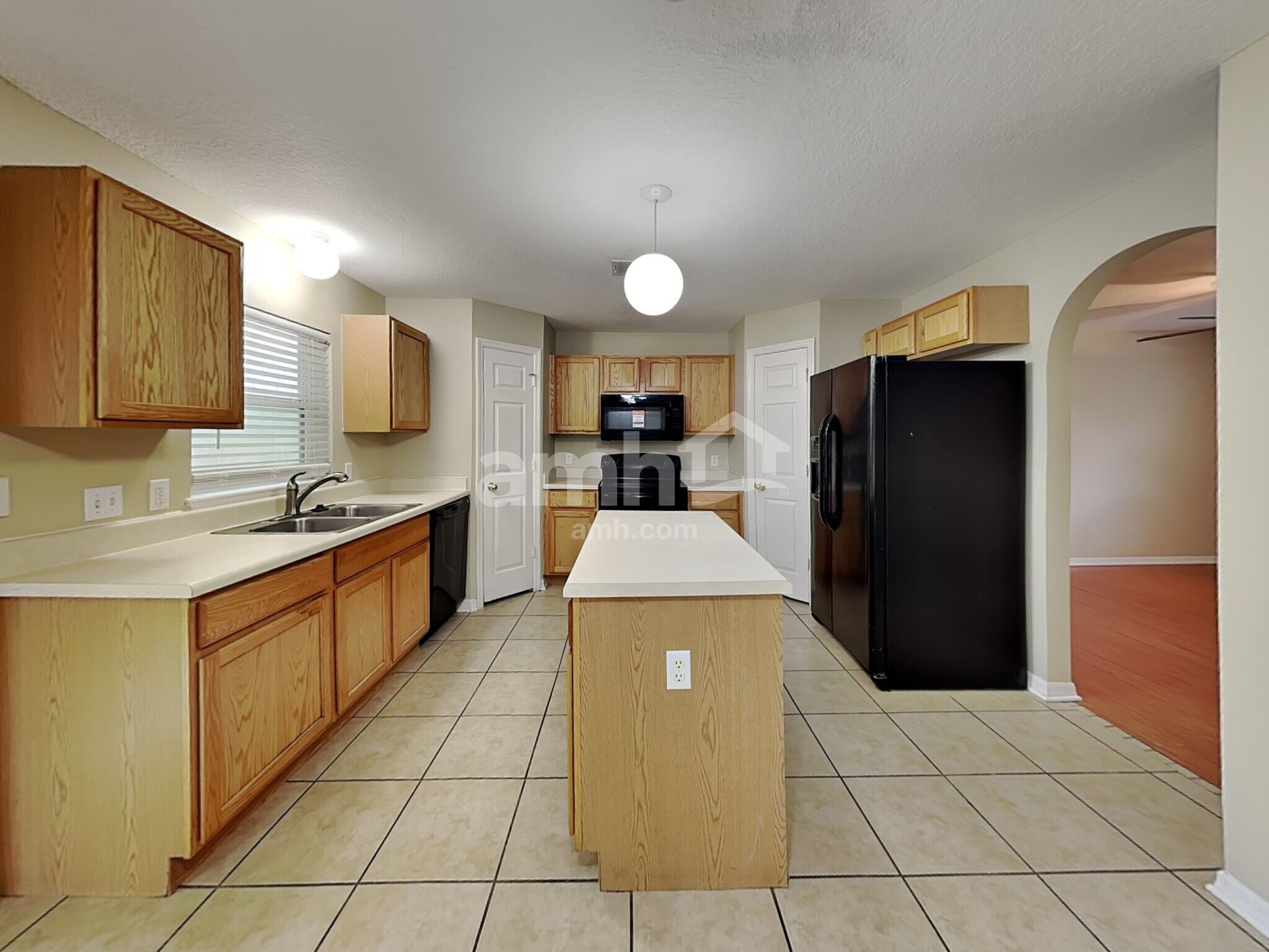 Building Photo - 1605 Pickard Cir