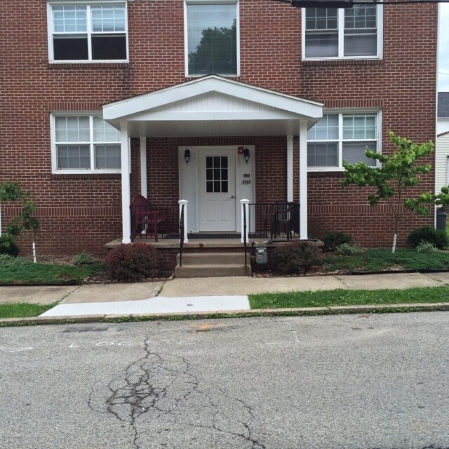 Building Photo - 303 Culbertson Ave