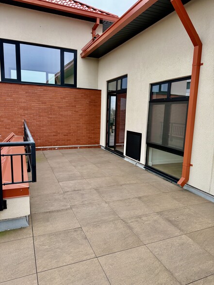 Building Photo - 226 Gramatan Ave