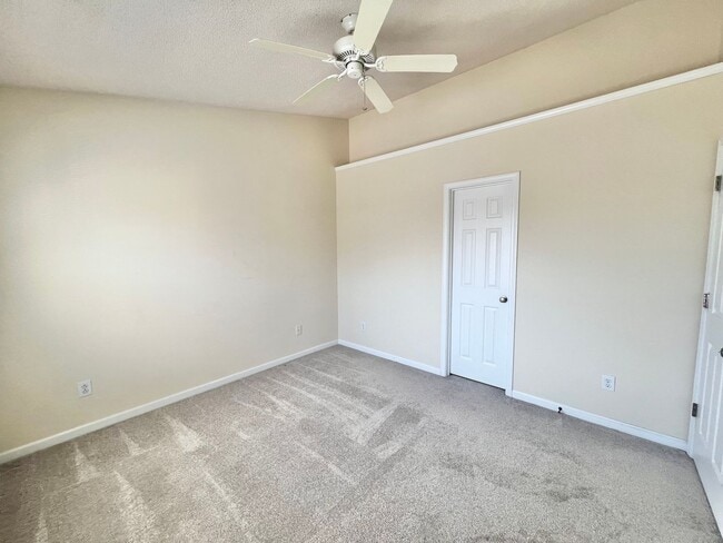 Building Photo - **OFFERING WAIVED APPLICATION FEES & $100 ...