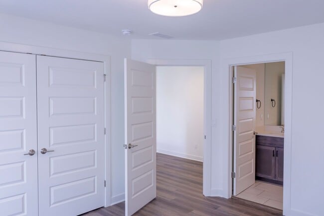 Building Photo - Gorgeous 3 Bedroom Coming Soon!!