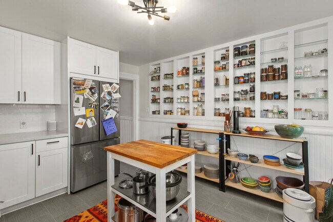 Building Photo - 32A Landers St