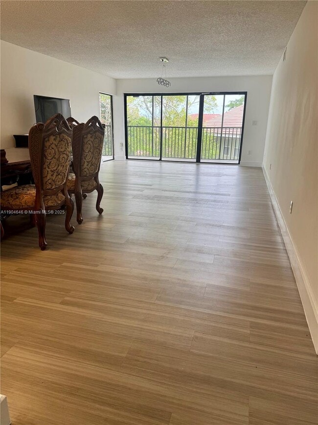 Building Photo - 605 Ives Dairy Rd