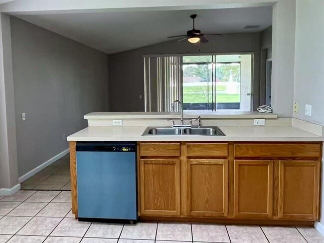 Building Photo - 1024 Cinnamon Fern Ct