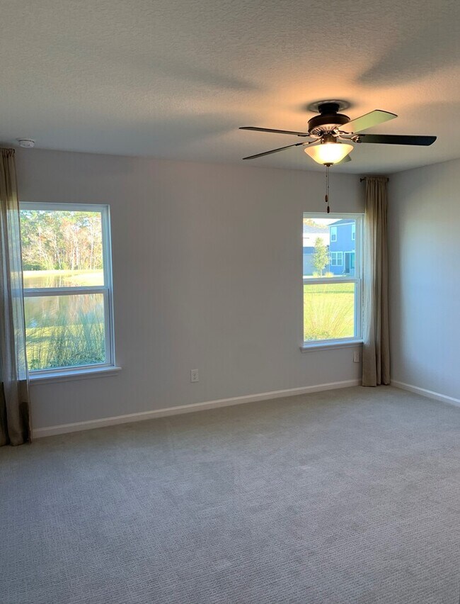 Building Photo - Stunning 3 Bed/2 Bath Home with Attached G...