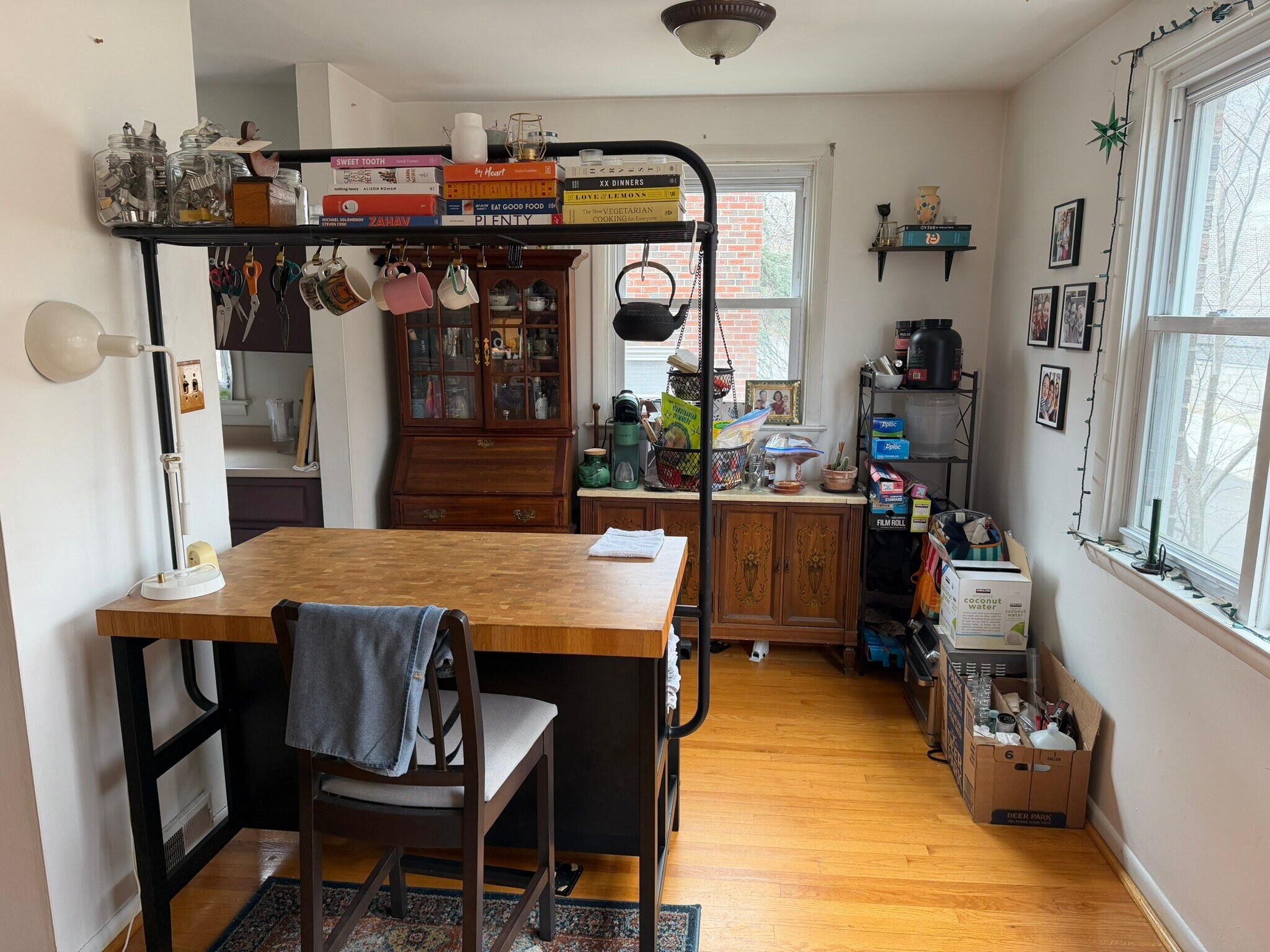 Building Photo - 620 Green Ln