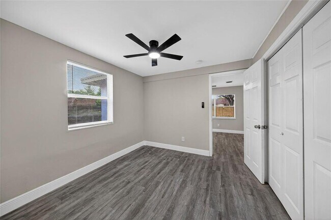 Building Photo - 1541 NW 7th Terrace