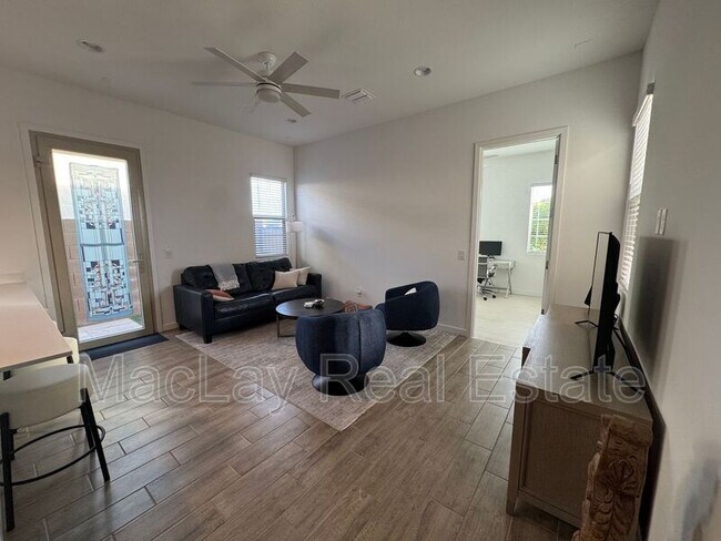 Building Photo - 2996 E Birdsong Ave