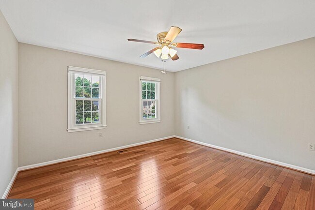 Building Photo - 9760 Hatmark Ct