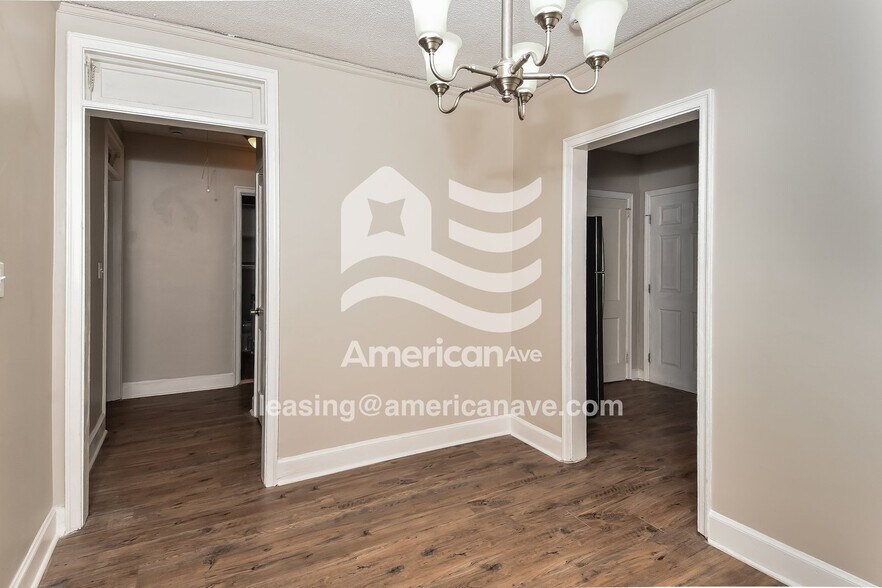 Building Photo - 3028 Richfield Dr