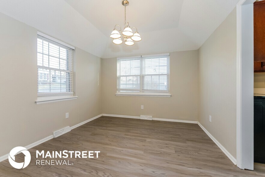 Building Photo - 4815 S Kendall Dr