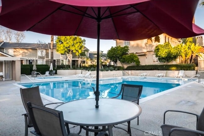 Building Photo - 3868 Chelsea Dr